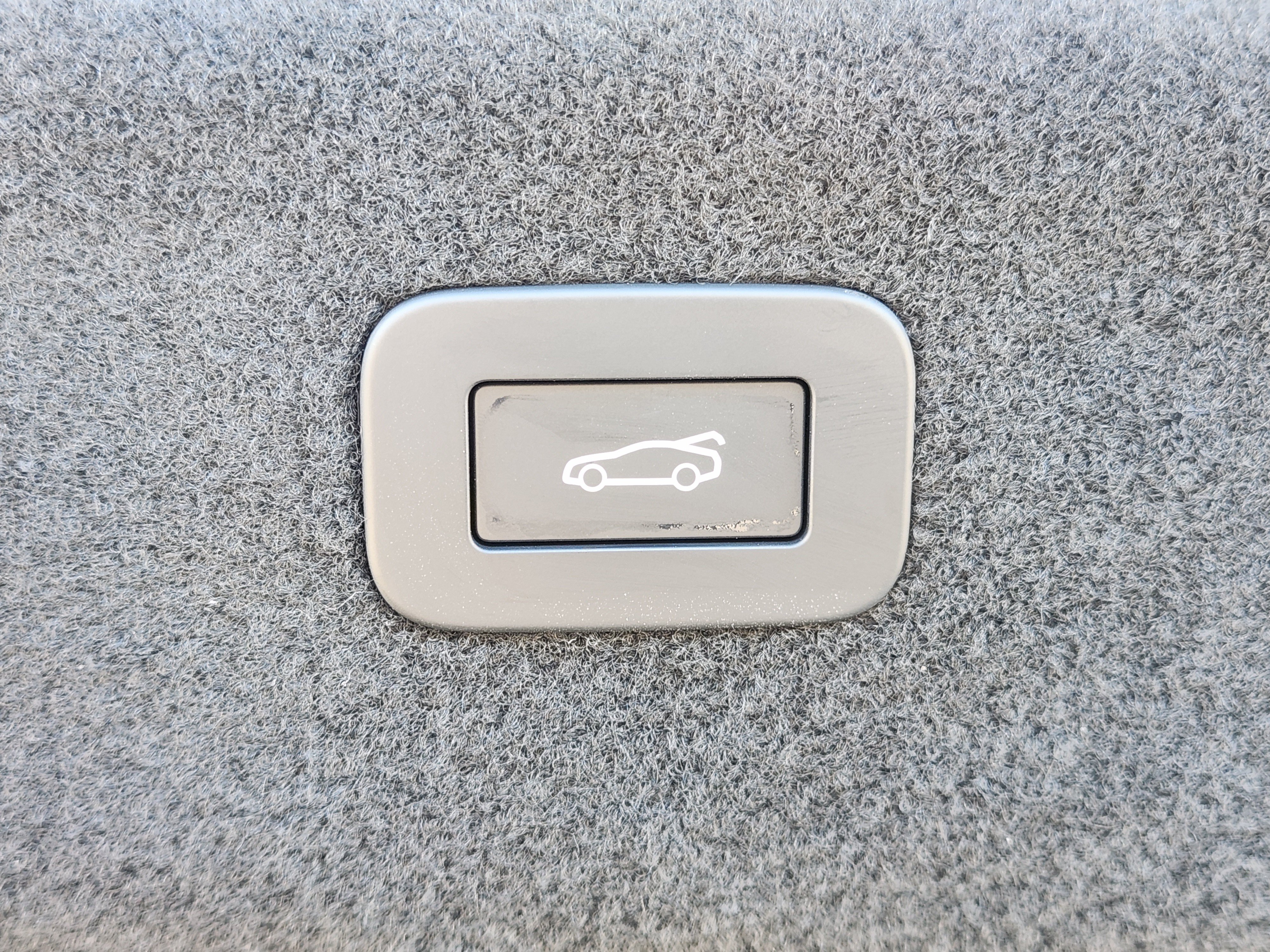Certified 2024 Jaguar XF R-Dynamic SE AWD/4WD image 34