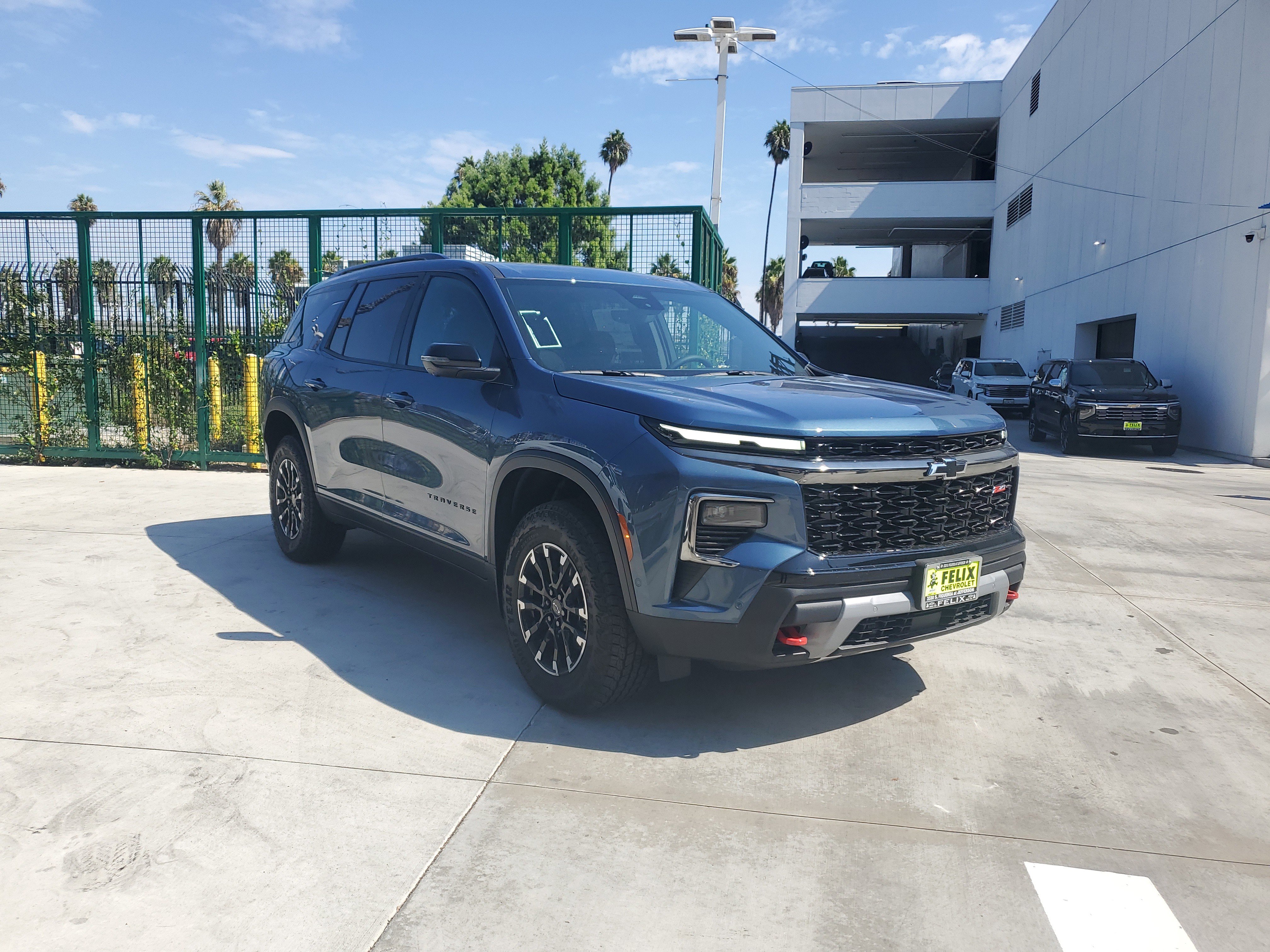 New 2026 Chevrolet Traverse Z71 w/ Enhanced Driving Package image 2