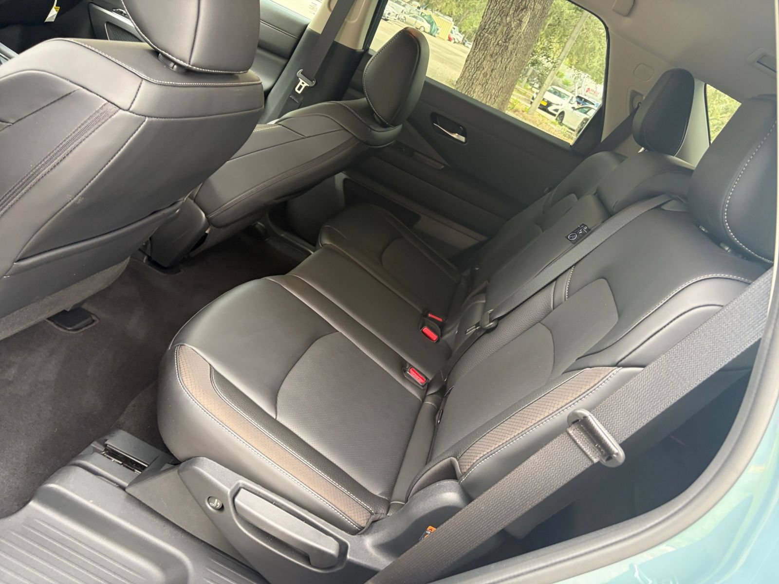 Used 2026 Nissan Pathfinder SL FWD image 27