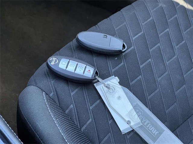 Used 2021 Nissan Kicks SV image 3