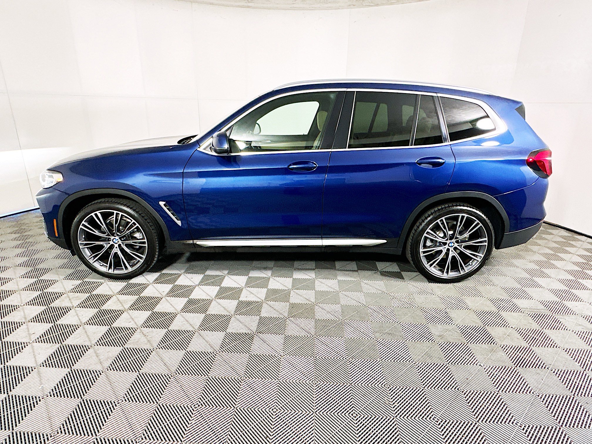 Used 2023 BMW X3 sDrive30i w/ Convenience Package image 6