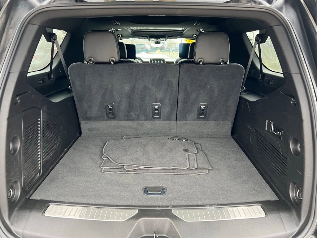 Used 2021 Chevrolet Suburban High Country w/ Premium Package 2 image 25