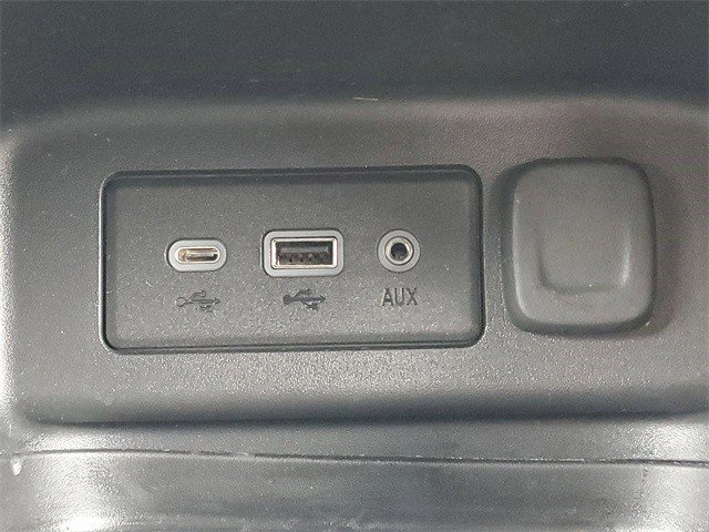 Certified 2020 Chevrolet Equinox LT w/ Driver Convenience Package image 27