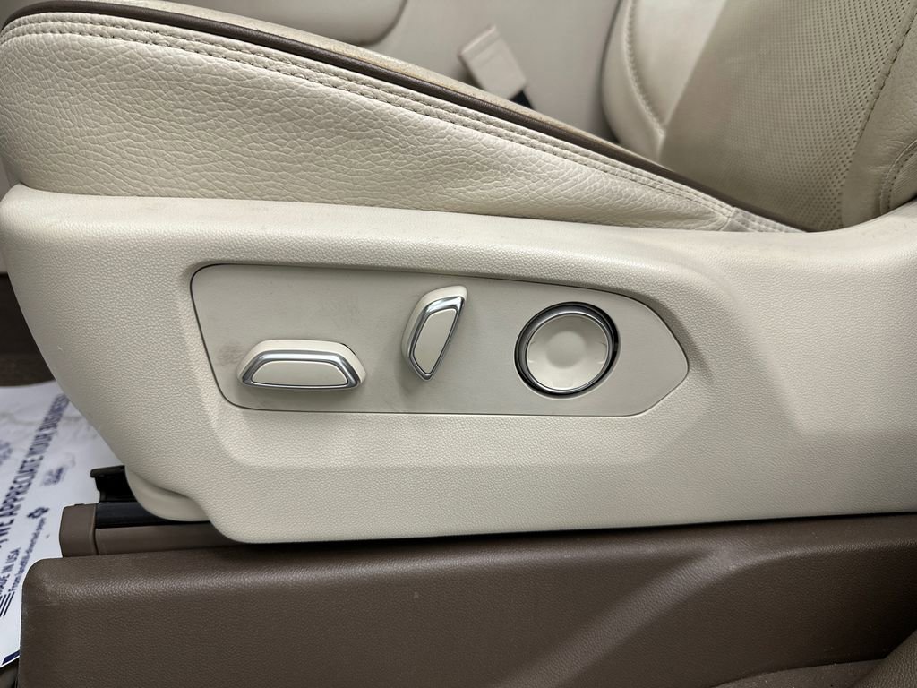 Used 2021 GMC Yukon XL Denali image 10