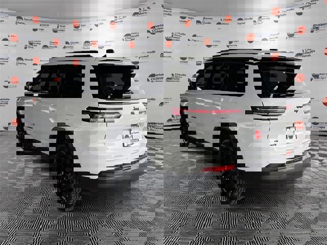 Used 2023 Jeep Grand Cherokee L Altitude image 3