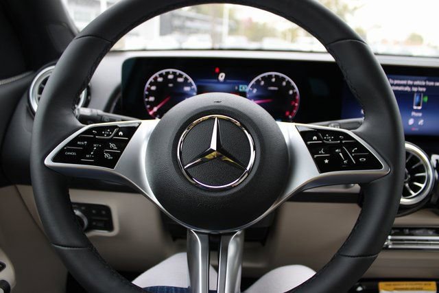New 2025 Mercedes-Benz GLB 250 4MATIC image 22