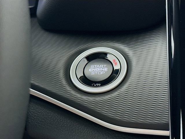 New 2025 Jeep Grand Cherokee L Altitude image 13