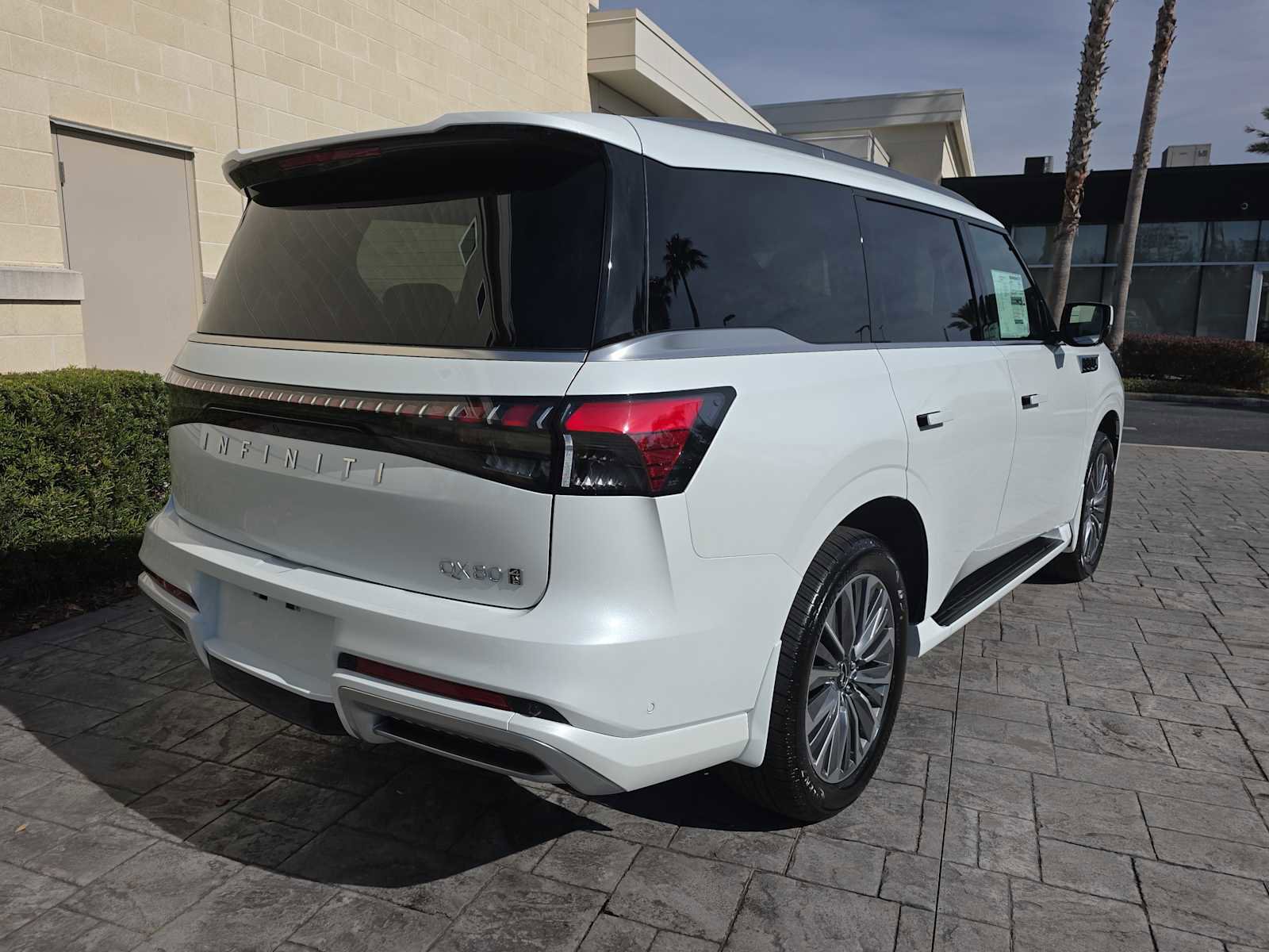 New 2026 INFINITI QX80 Luxe w/ Cargo Package image 3