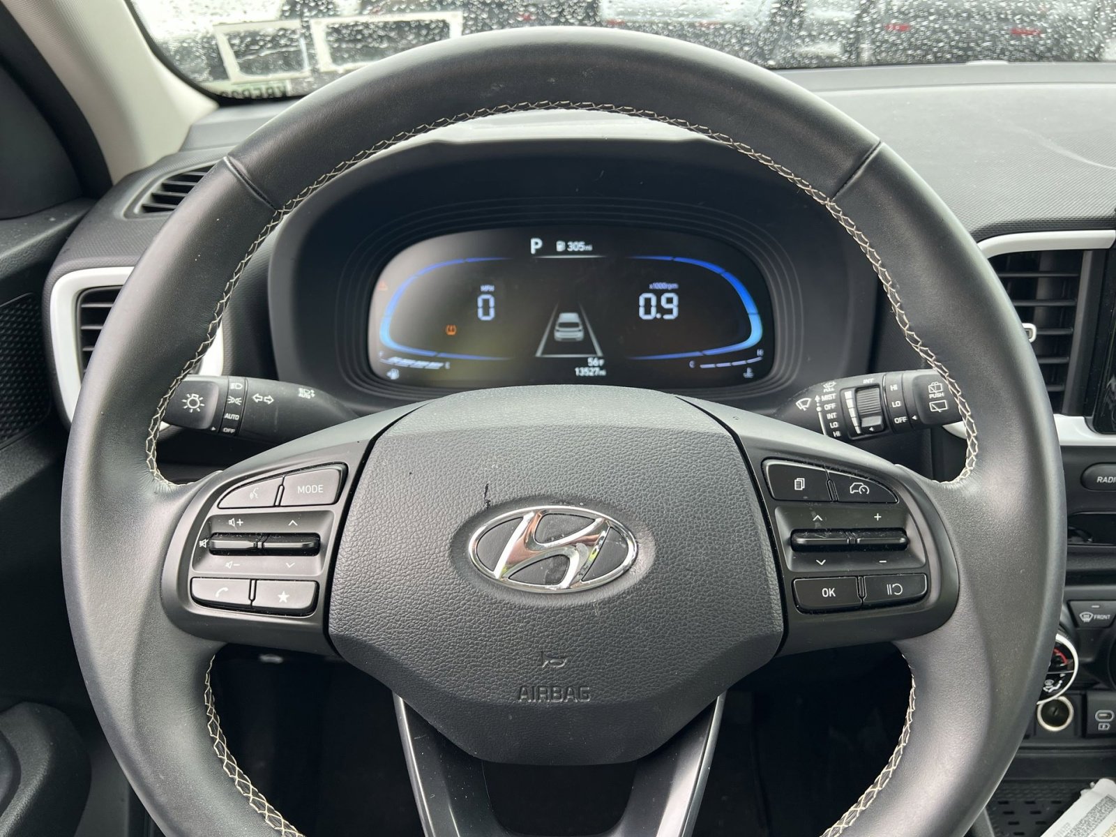 Used 2023 Hyundai Venue Limited FWD image 24