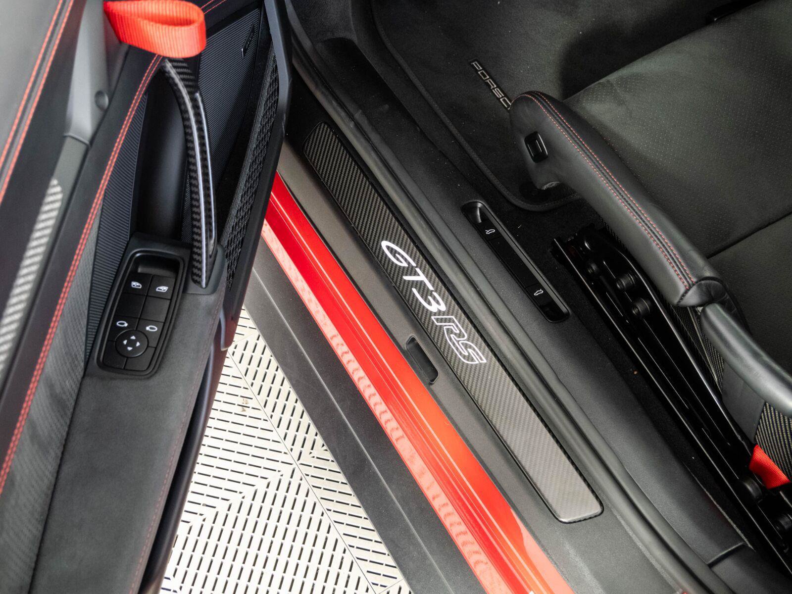 Used 2023 Porsche 911 GT3 RS w/ Weissach Package RWD image 8