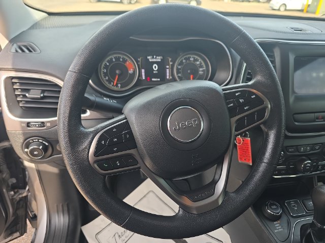Used 2019 Jeep Cherokee Latitude w/ Popular Appearance Group AWD/4WD image 14