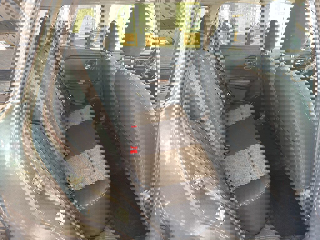 Used 2024 Nissan Rogue SV image 15