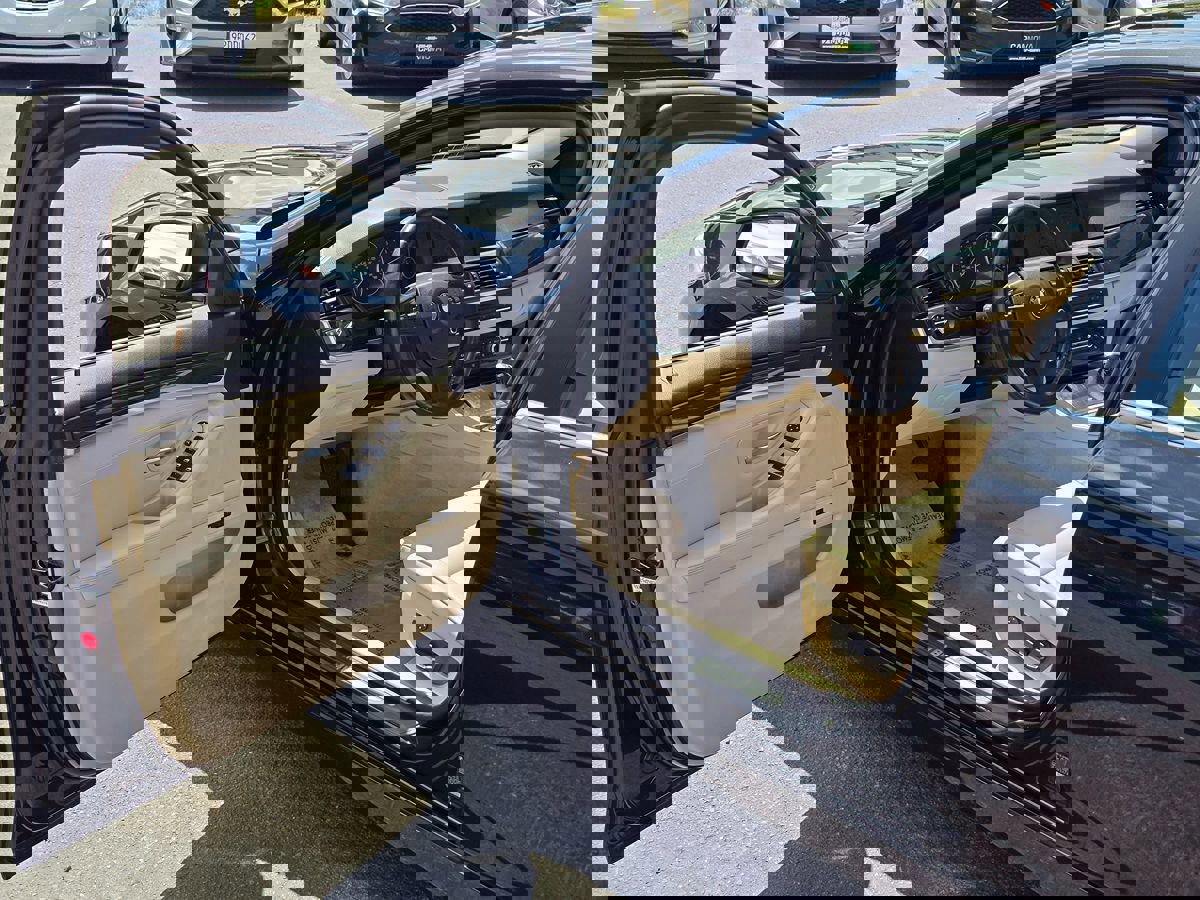 Used 2011 BMW 535i Sedan RWD image 40