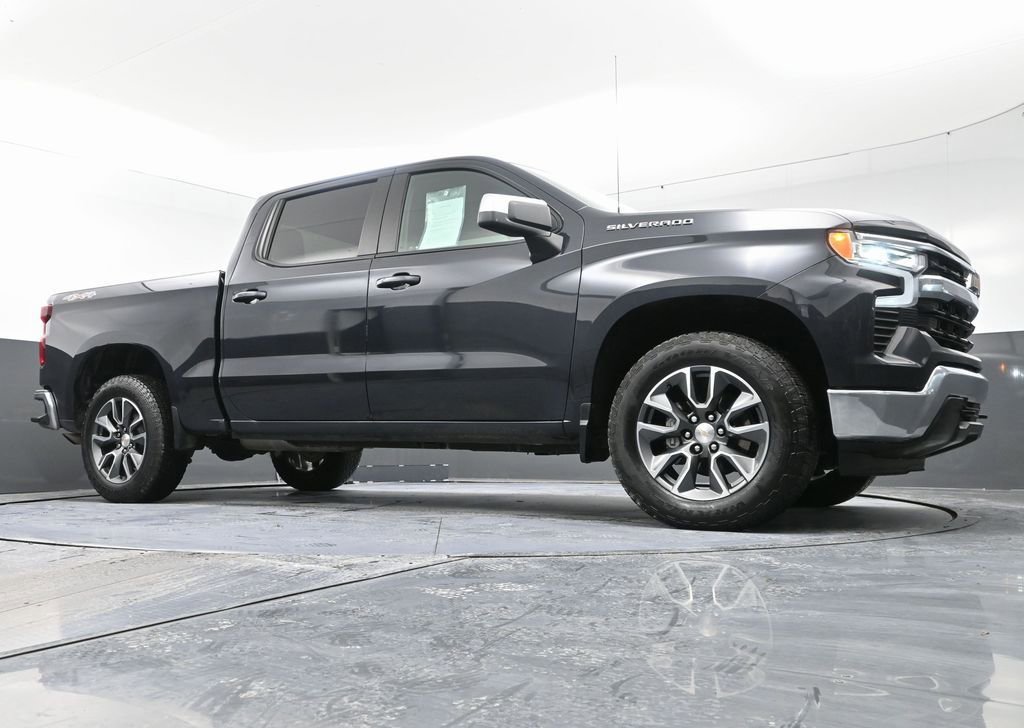 Used 2024 Chevrolet Silverado 1500 LT image 48