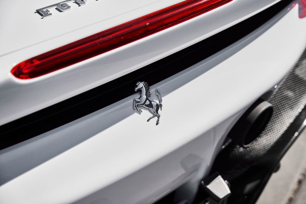 Used 2024 Ferrari SF90 Spider image 13