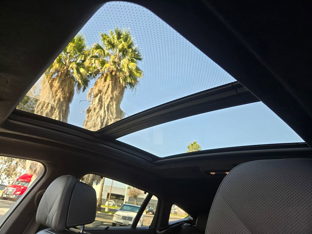 Used 2024 BMW X6 xDrive40i w/ Executive Package image 21