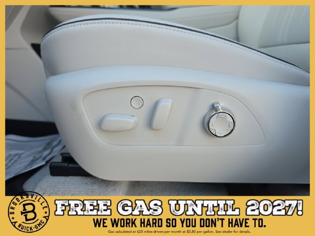 New 2027 Buick Enclave Avenir w/ LPO, Floor Liner Package FWD image 21