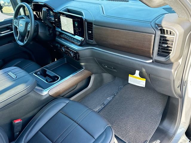 Used 2025 Chevrolet Silverado 2500 High Country image 30