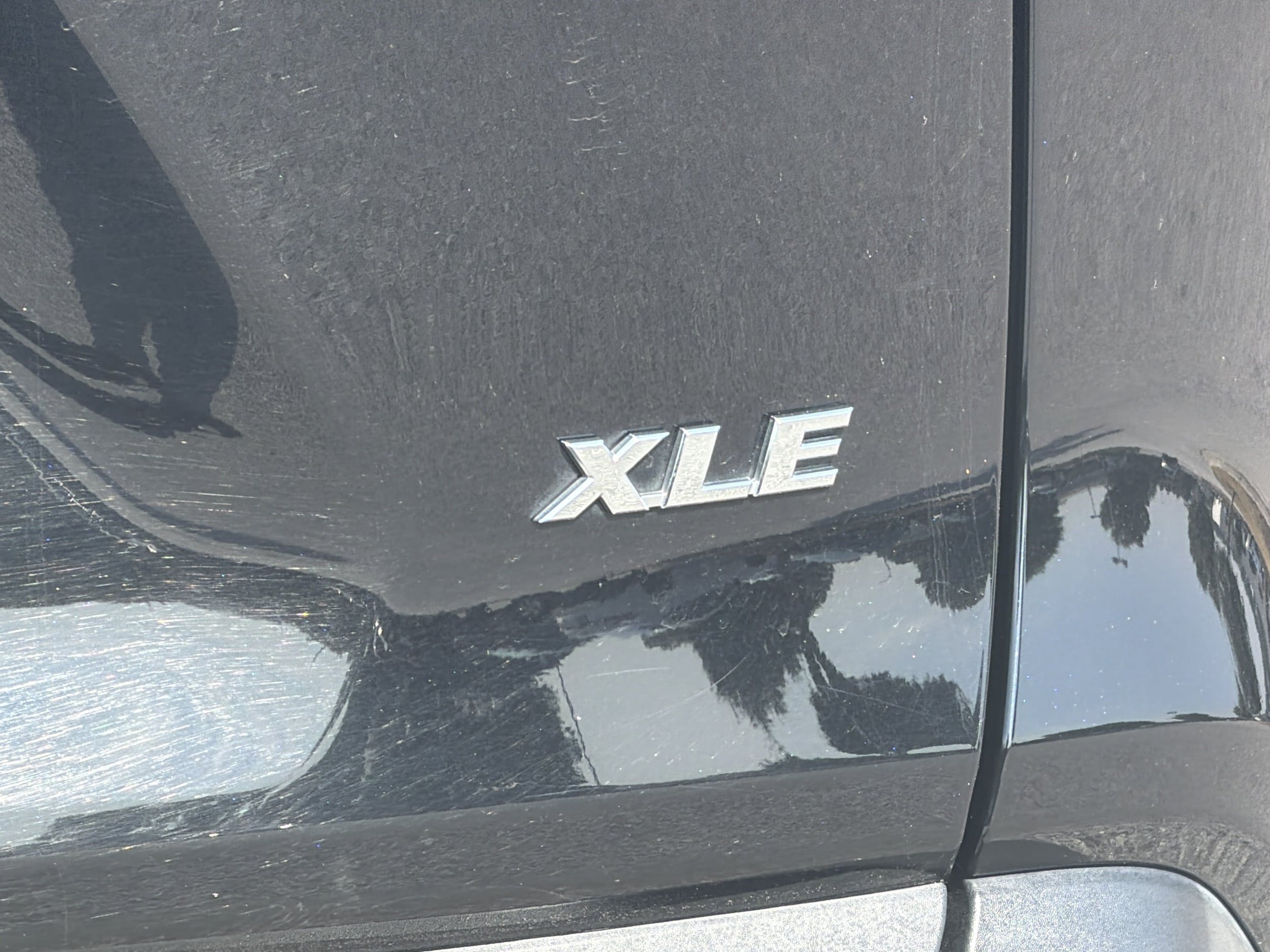Used 2021 Toyota RAV4 XLE Premium FWD image 27