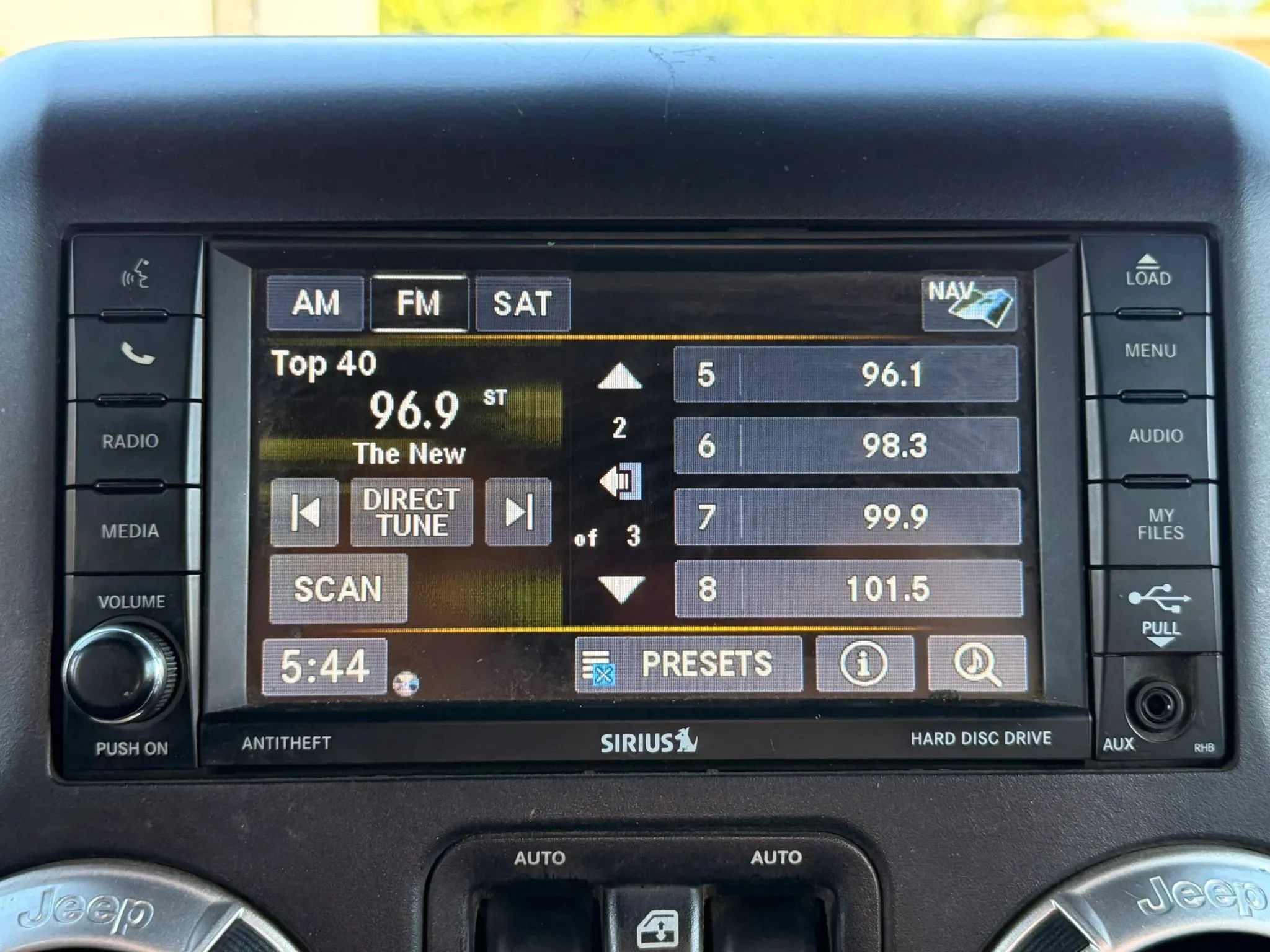 Used 2015 Jeep Wrangler Unlimited Sahara w/ Connectivity Group AWD/4WD image 20