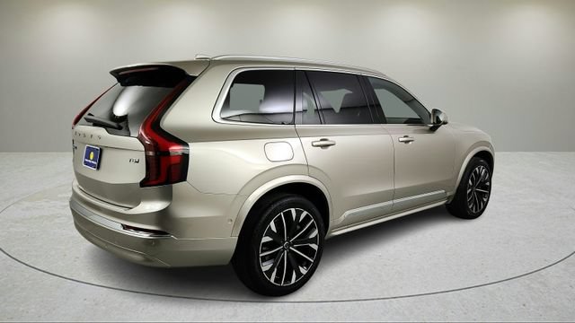New 2026 Volvo XC90 T8 Plus w/ Protection Package Premier AWD/4WD image 4