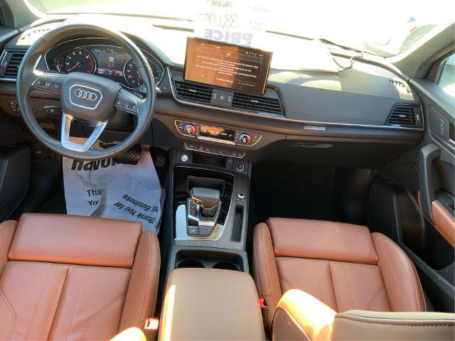 Used 2024 Audi Q5 2.0T Premium w/ Convenience Package image 4
