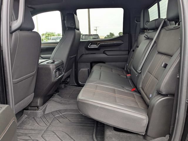 Used 2024 Chevrolet Silverado 1500 High Country w/ High Country Premium Package AWD/4WD image 13