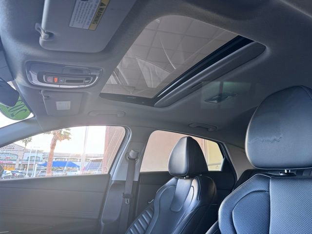 Used 2024 Hyundai Elantra Limited image 24