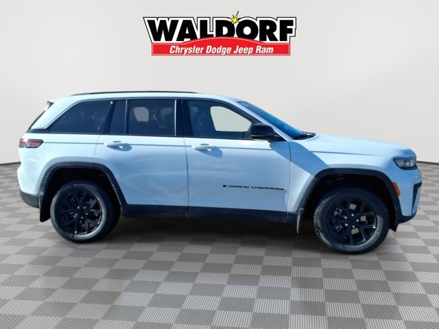 New 2026 Jeep Grand Cherokee Altitude AWD/4WD image 2