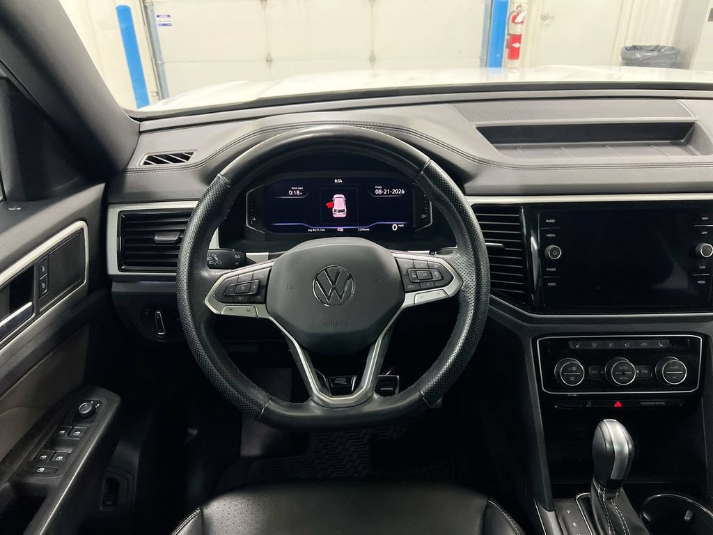 Used 2022 Volkswagen Atlas Cross Sport SEL R-Line AWD/4WD image 11