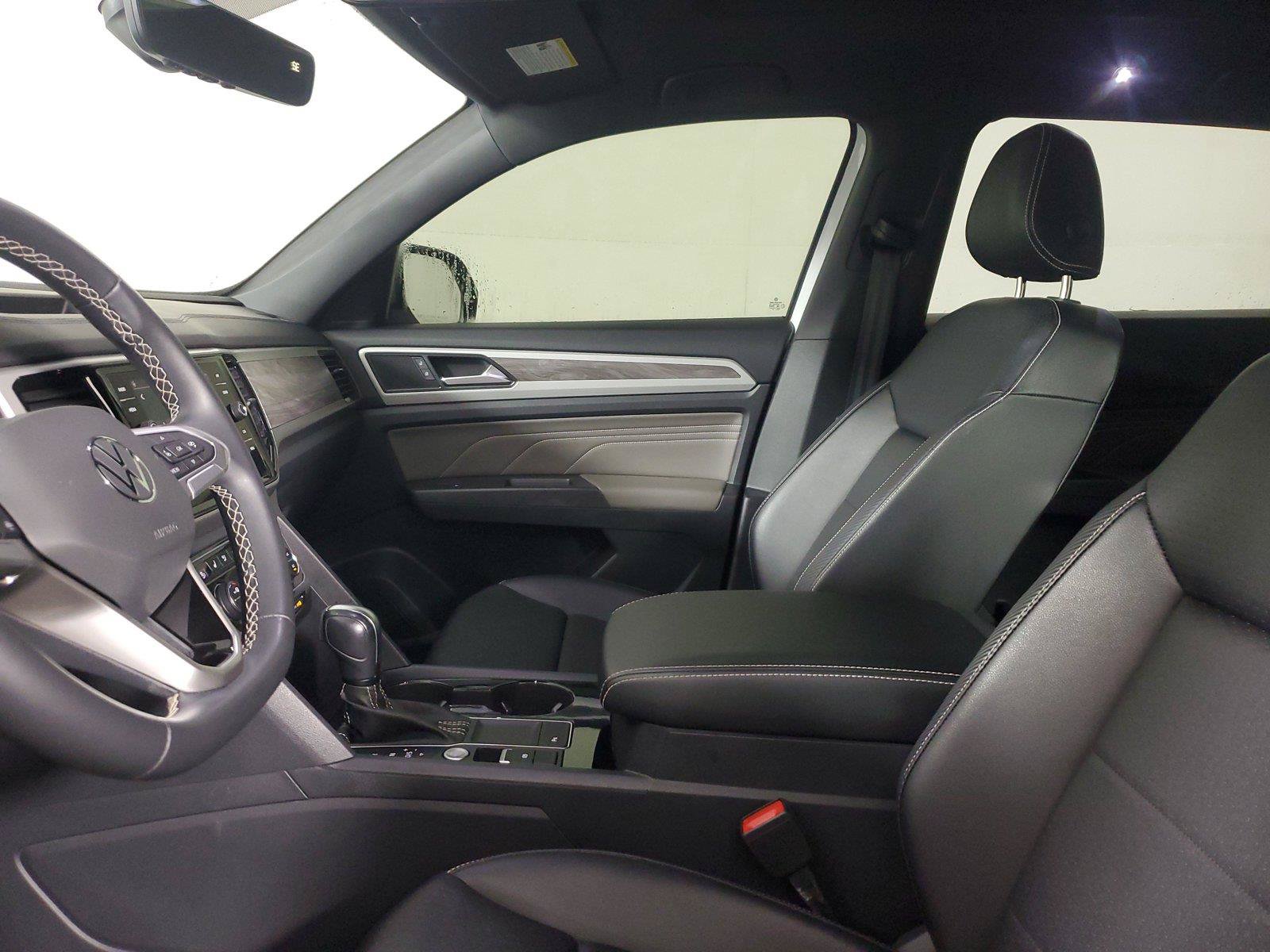 Used 2023 Volkswagen Atlas Cross Sport SE w/ Panoramic Sunroof Package FWD image 21