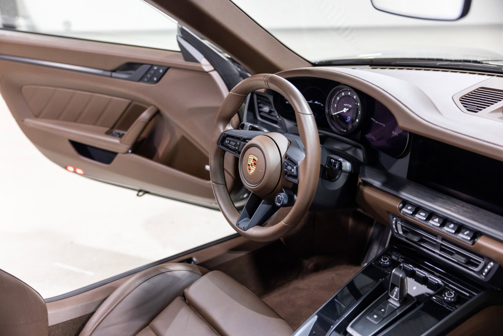 Used 2023 Porsche 911 Targa 4 GTS image 35