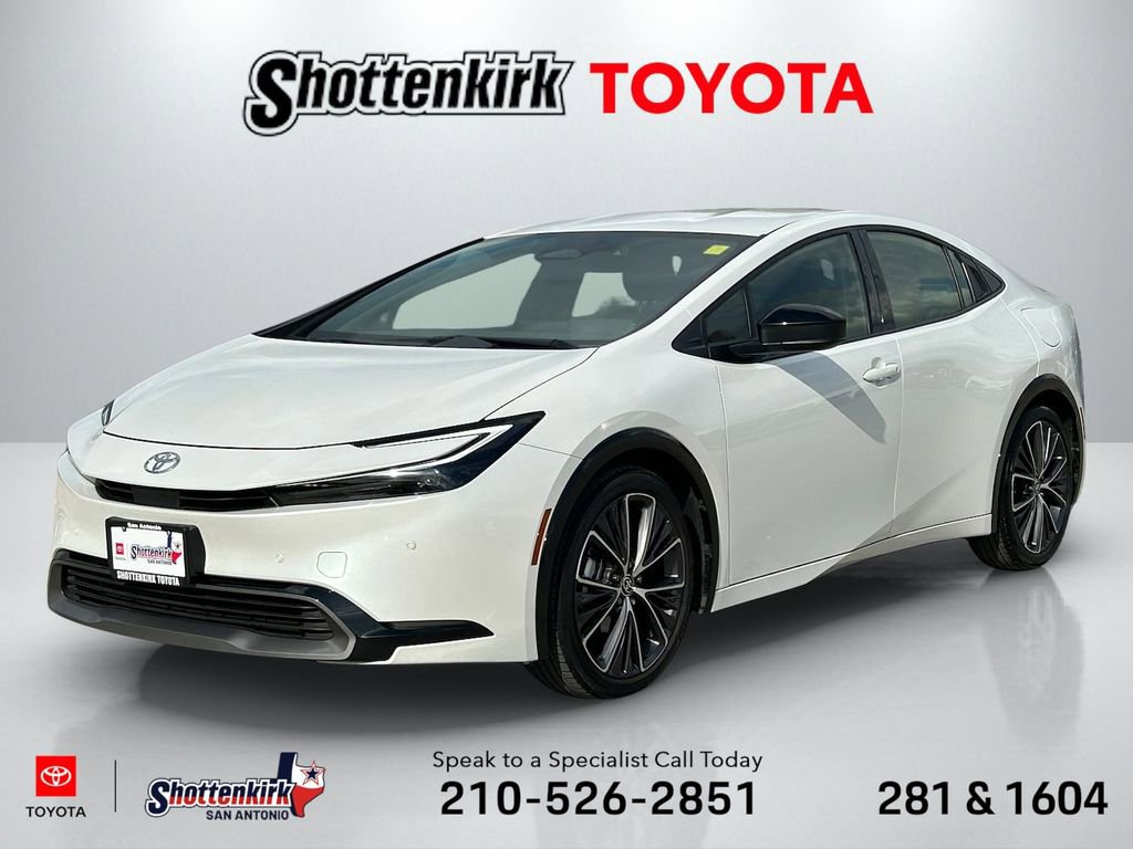 Used 2025 Toyota Prius XLE FWD image 1
