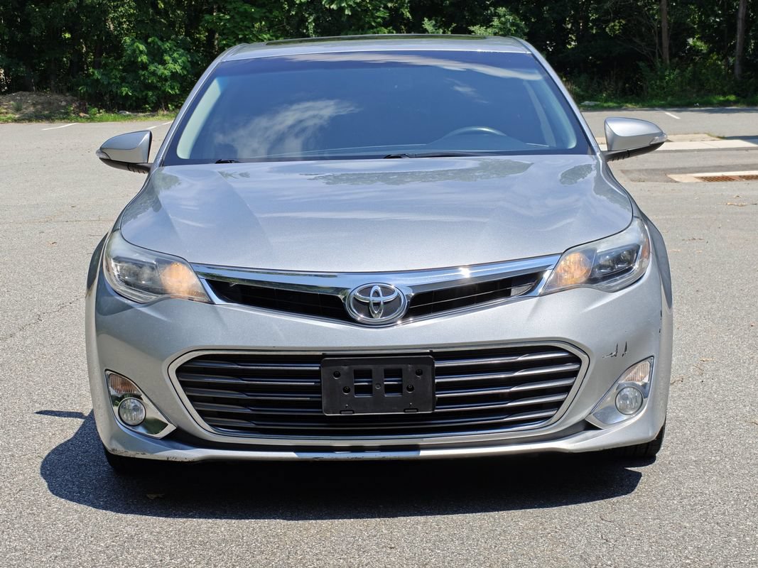 Used 2015 Toyota Avalon XLE Touring FWD image 9