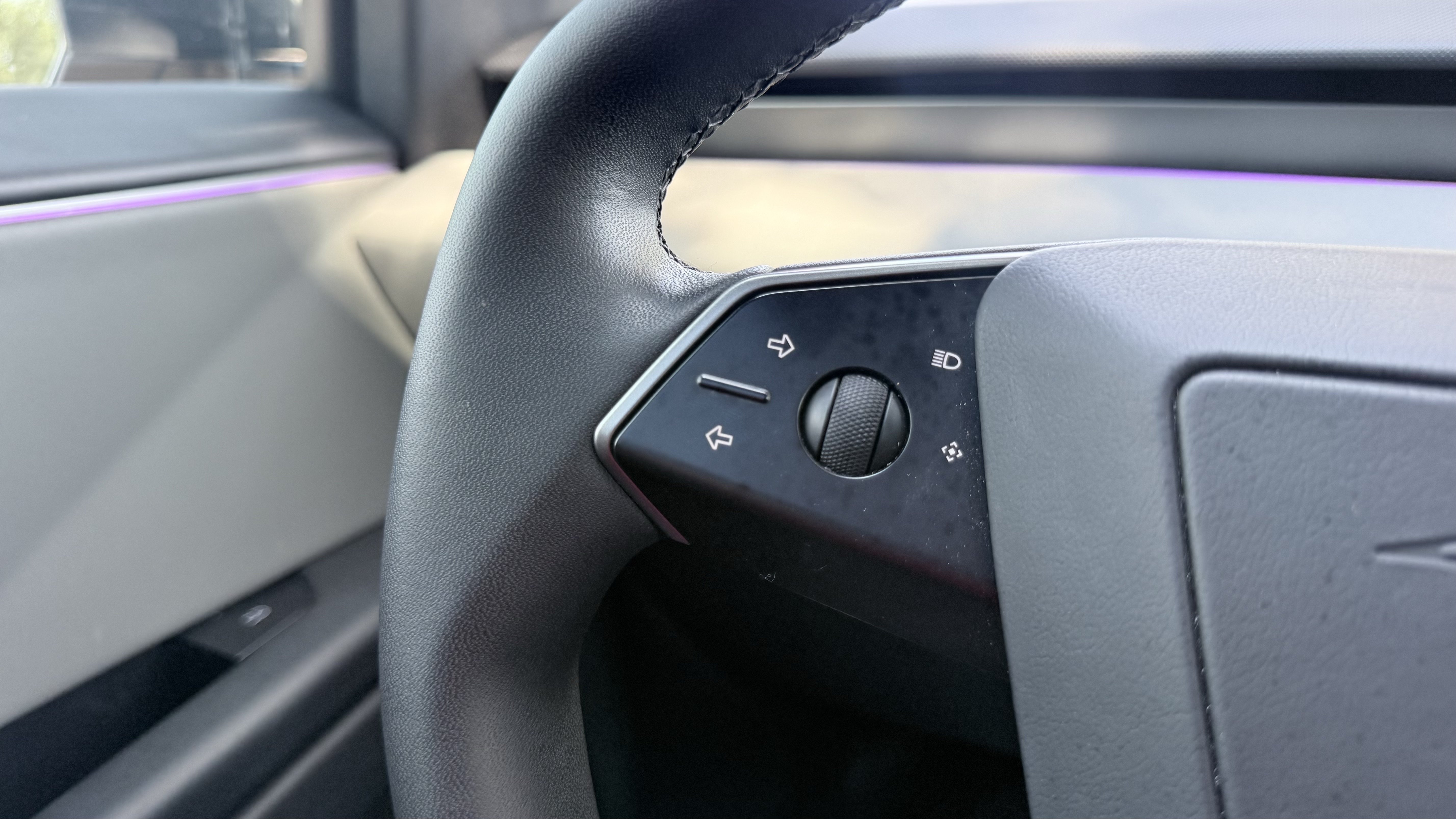 Used 2025 Tesla Cybertruck AWD Crew Cab image 58