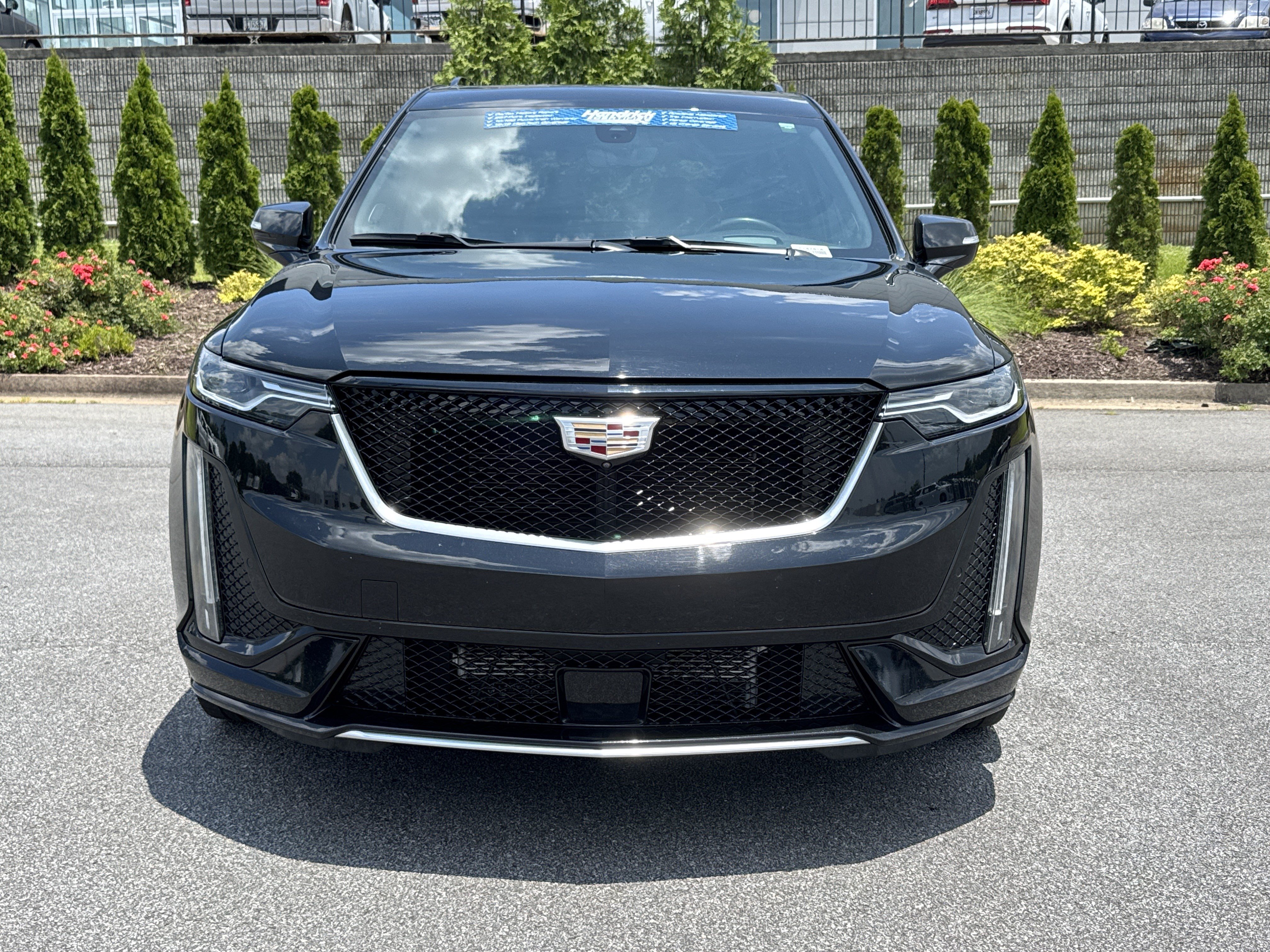 Used 2023 Cadillac XT6 Sport w/ Technology Package AWD/4WD image 3