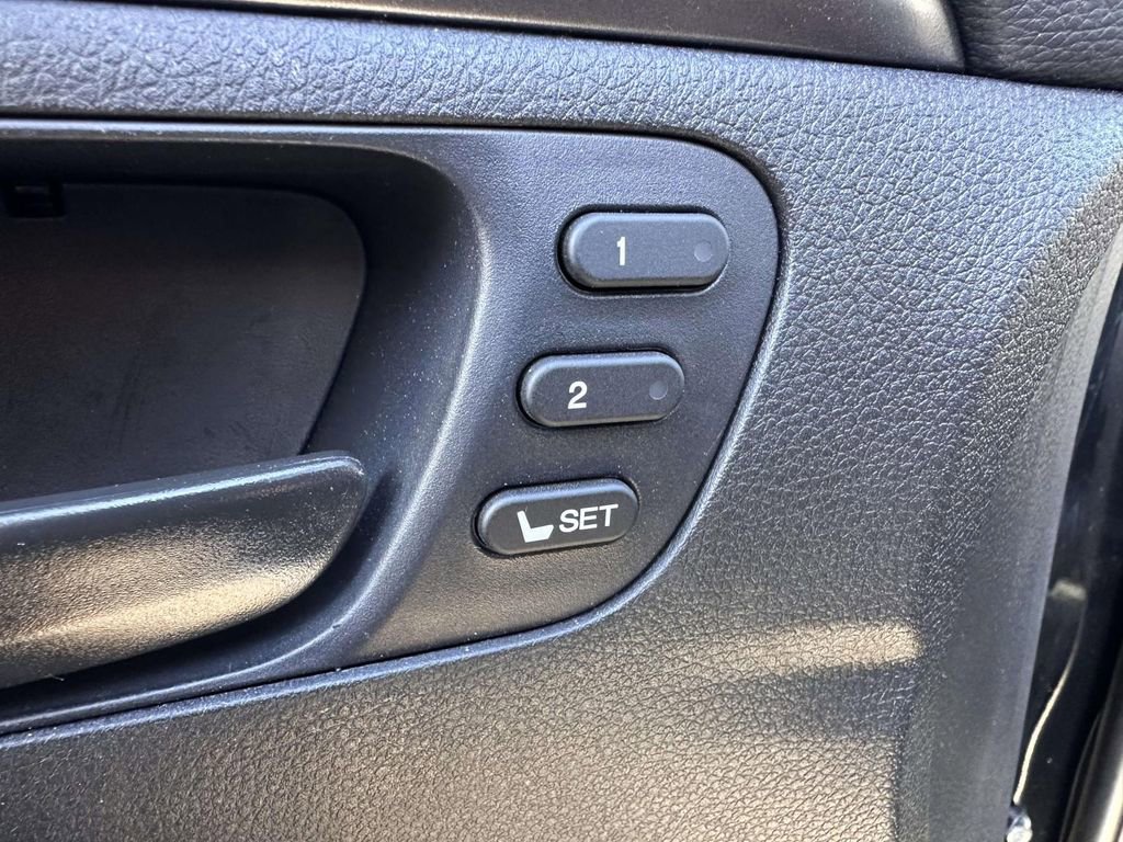 Used 2025 Honda Passport EX-L image 10