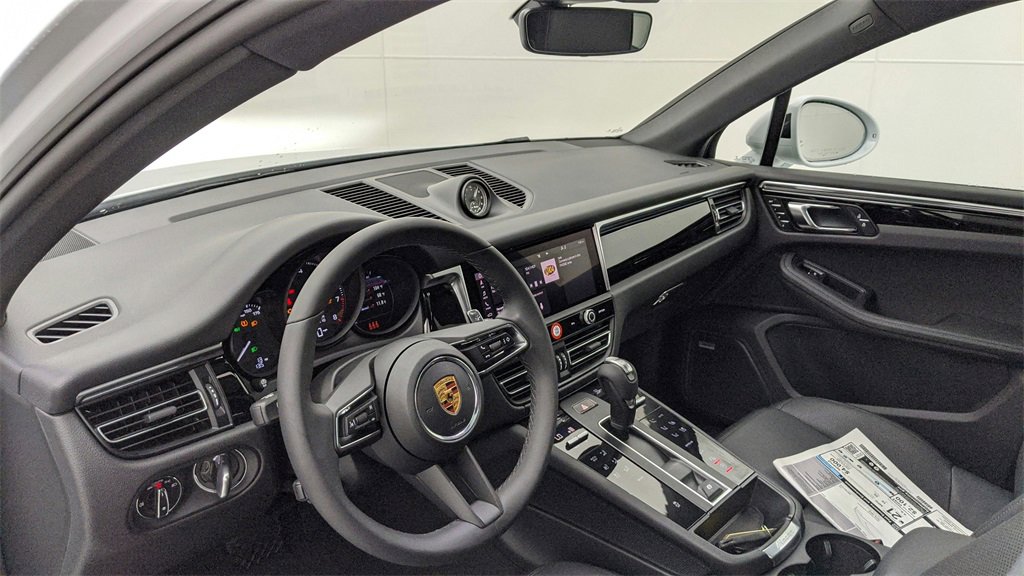 Used 2022 Porsche Macan image 33