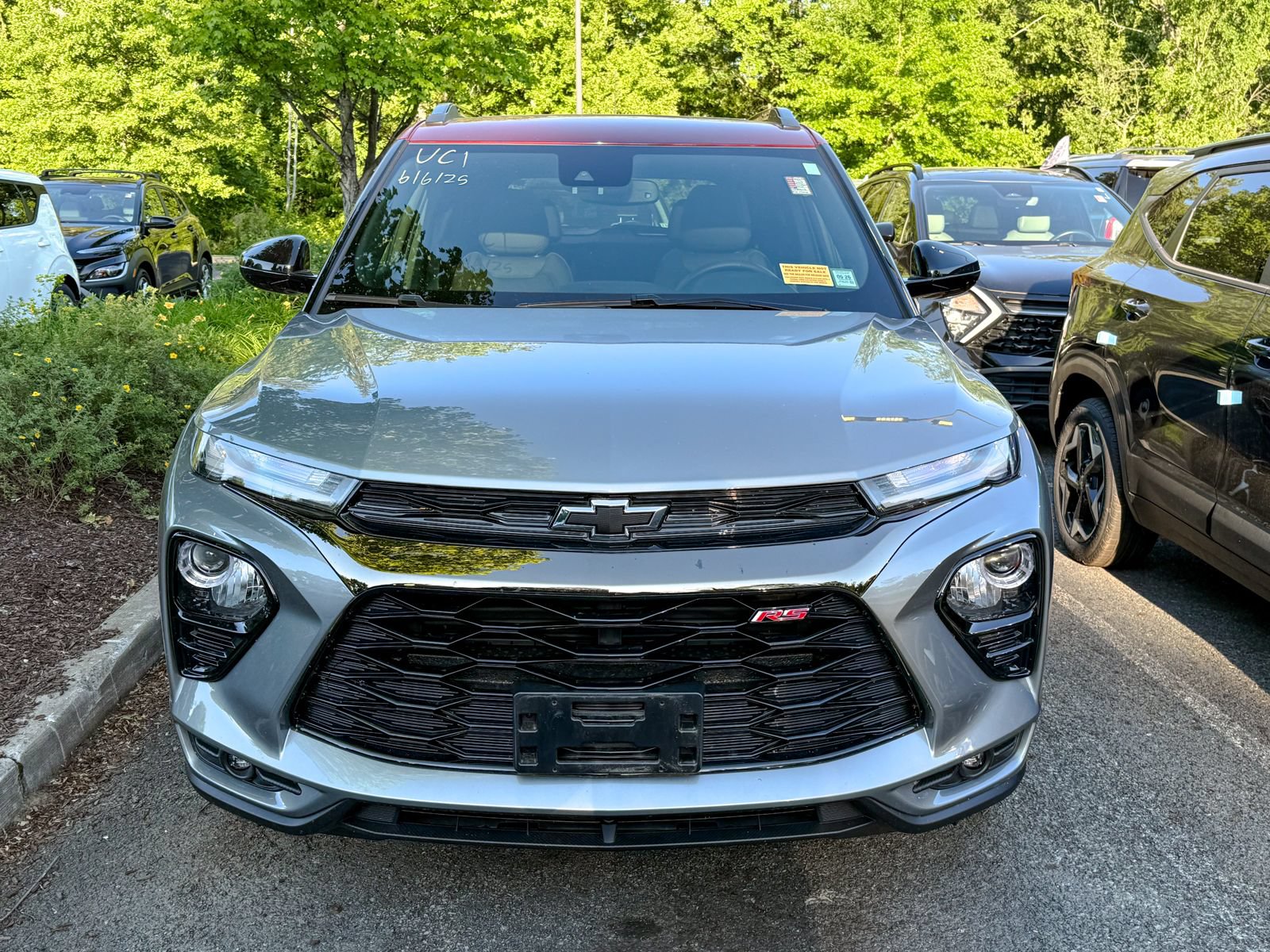Used 2023 Chevrolet TrailBlazer RS w/ Sun and Liftgate Package AWD/4WD image 2