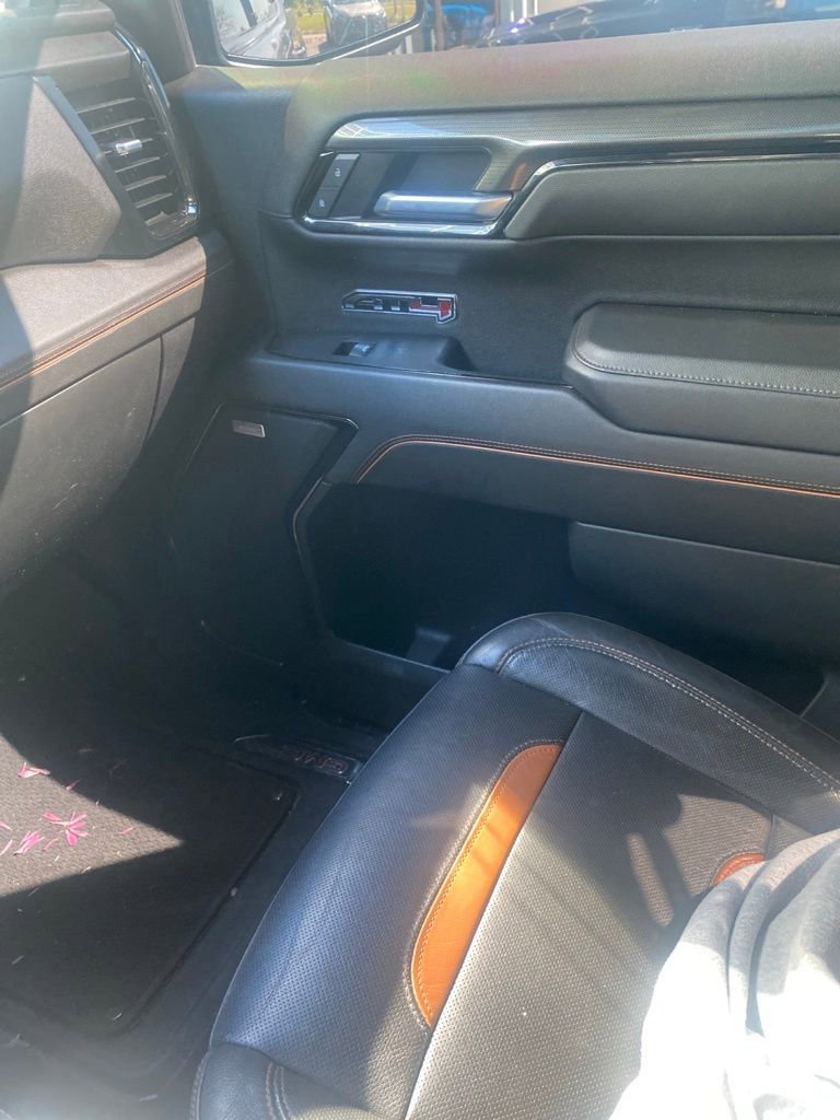 Used 2022 GMC Sierra 1500 AT4 w/ AT4 Preferred Package AWD/4WD image 14