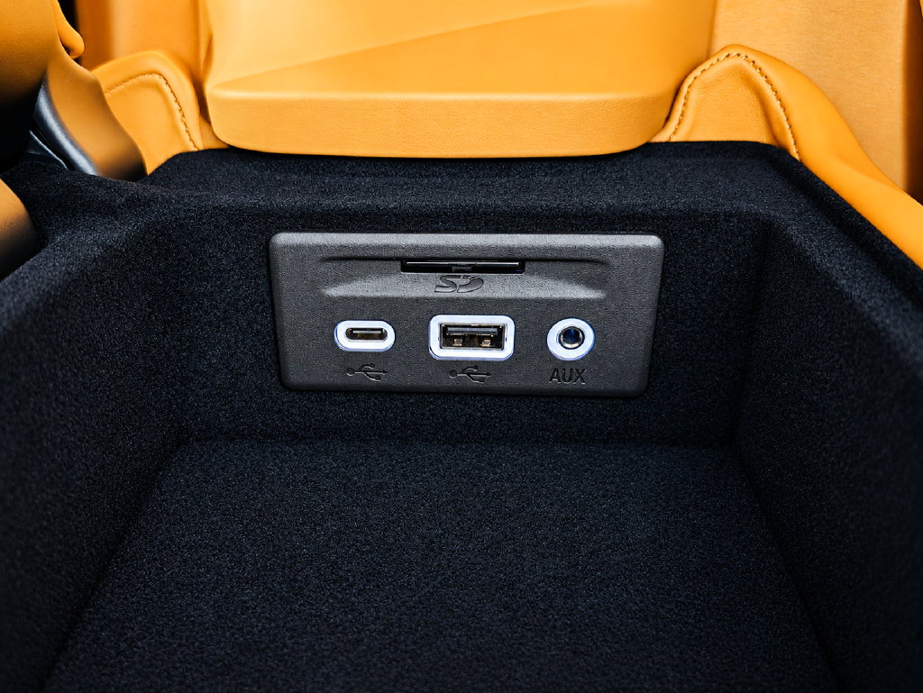 Used 2020 Chevrolet Corvette Stingray Premium Cpe w/ 3LT Preferred Equipment Group RWD image 30