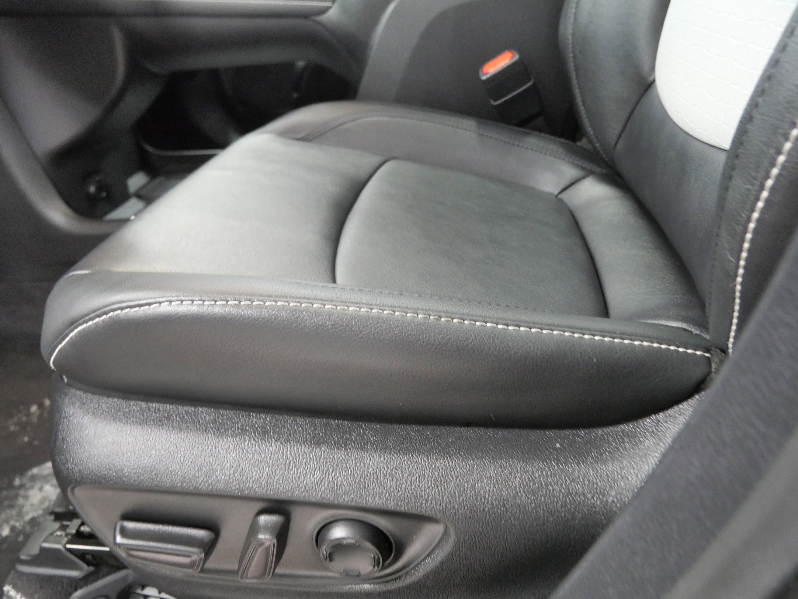 Certified 2025 Toyota Sienna XSE image 21