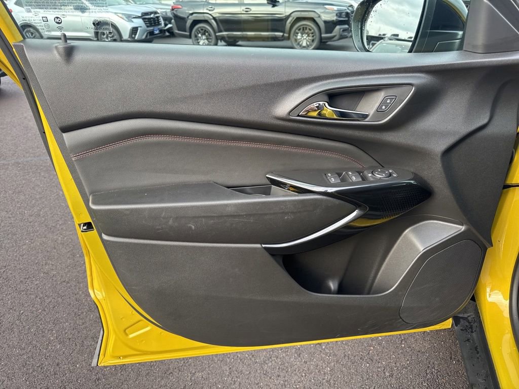 Used 2024 Chevrolet Trax RS w/ Sunroof Package image 19