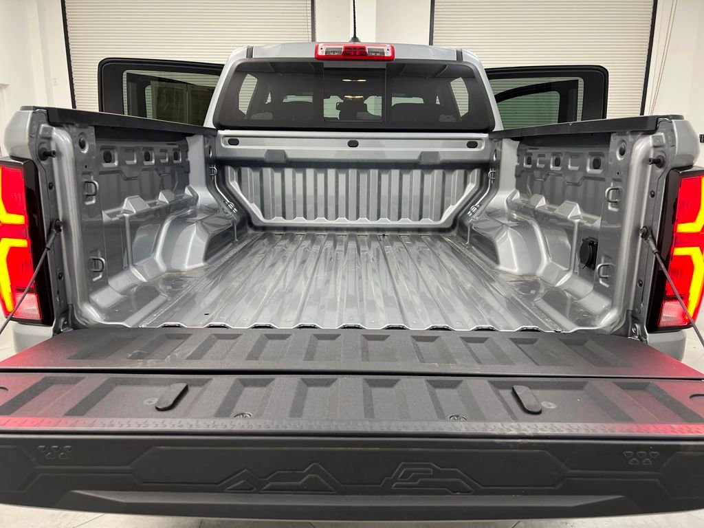 Used 2026 Chevrolet Colorado Z71 AWD/4WD image 28
