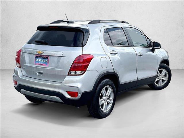 Used 2022 Chevrolet Trax LT w/ LT Convenience Package FWD image 2