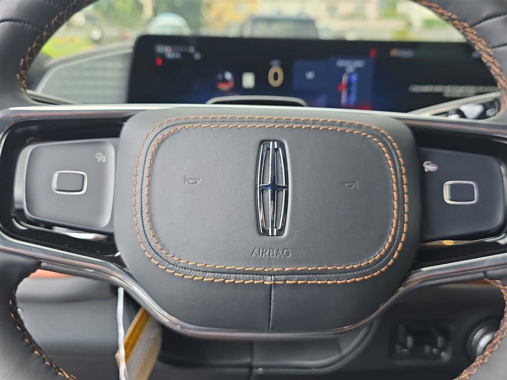 New 2025 Lincoln Navigator L Black Label image 19