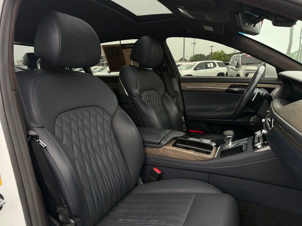 Used 2021 Genesis G90 3.3T Premium RWD image 30