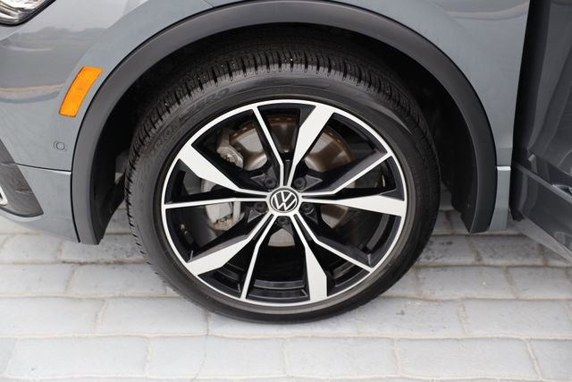 Used 2023 Volkswagen Tiguan SEL R-Line AWD/4WD image 42