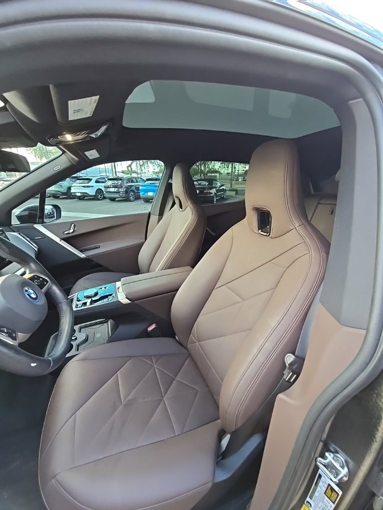 Used 2024 BMW iX xDrive50 w/ Sport Package AWD/4WD image 12
