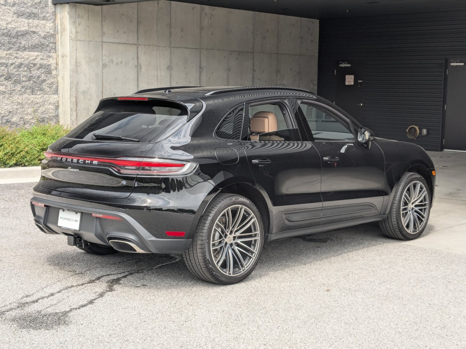 New 2026 Porsche Macan AWD/4WD image 9